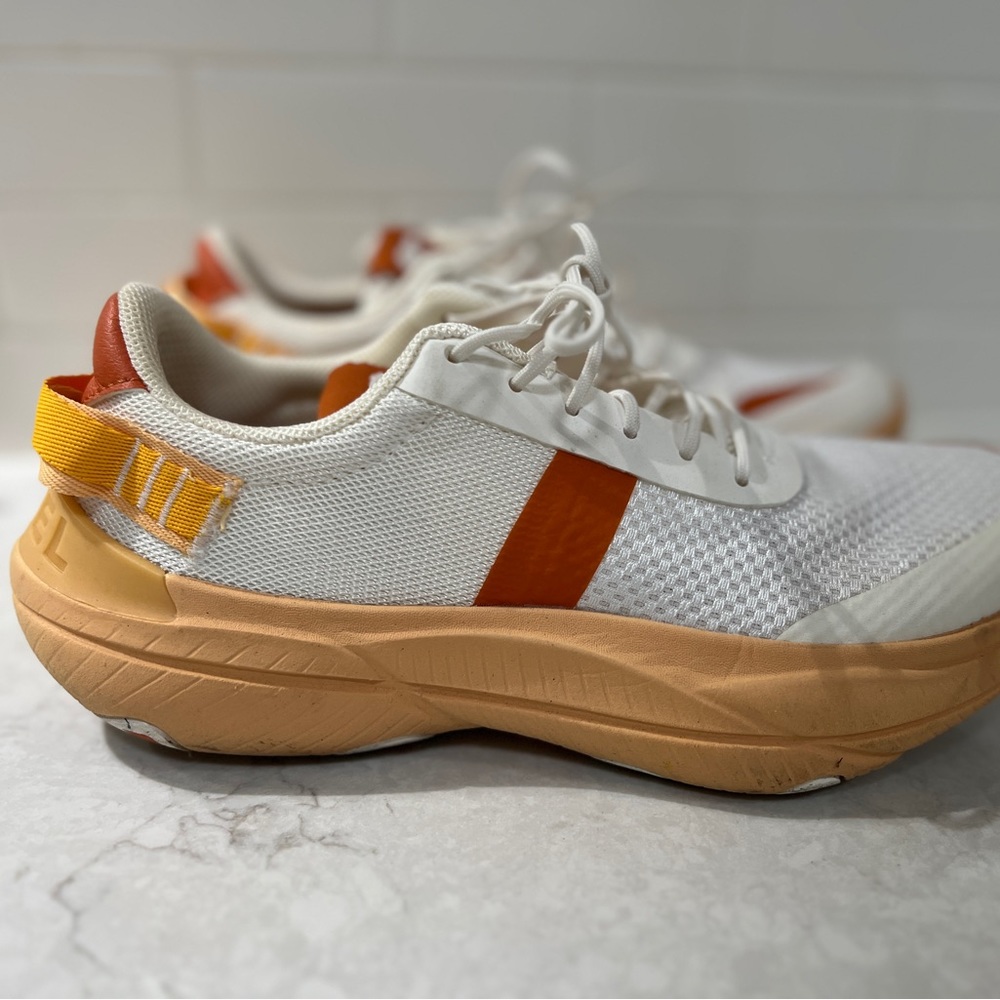 Sorel size 7.5 sneakers